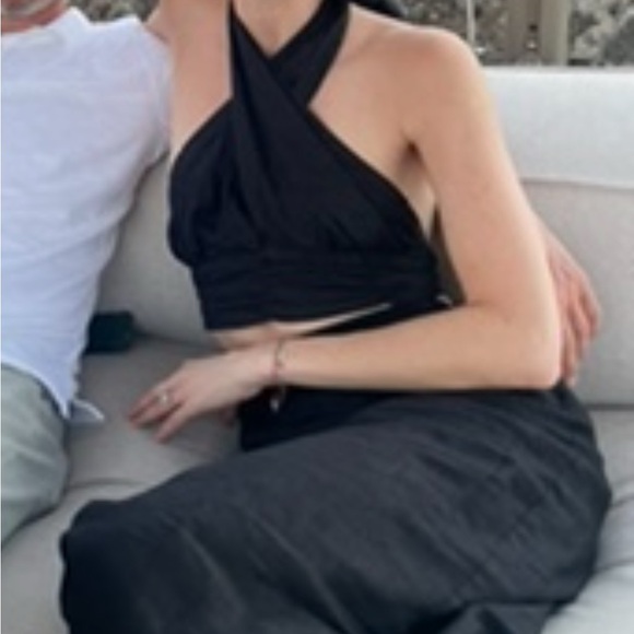 Dissh 100% linen black matching set. Size 6 = XS. Straight lined skirt & halter - Picture 1 of 6
